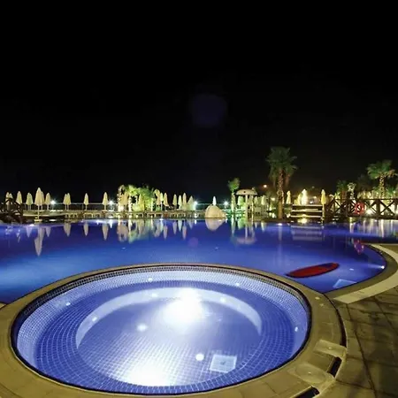 Kusadasi Golf & דירה *