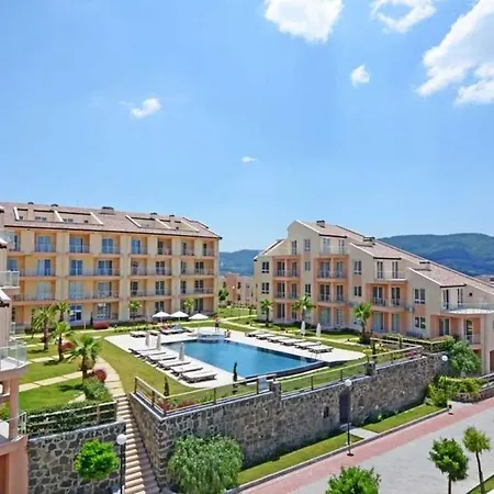 Kusadasi Golf & דירה איידן