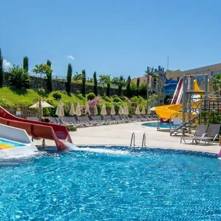 Kusadasi Golf & דירה