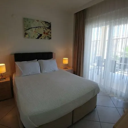 Kusadasi Golf & דירה *