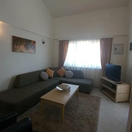 Kusadasi Golf & דירה *