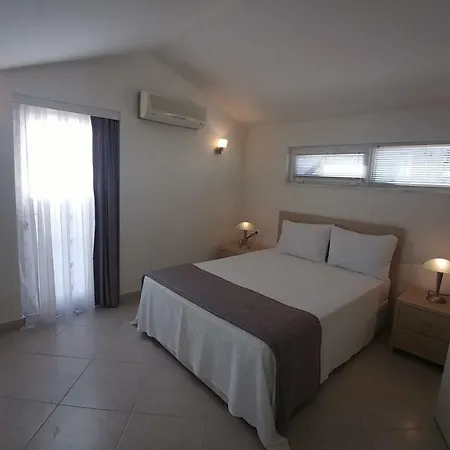 Kusadasi Golf & דירה *
