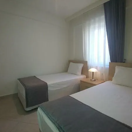 Kusadasi Golf & דירה *